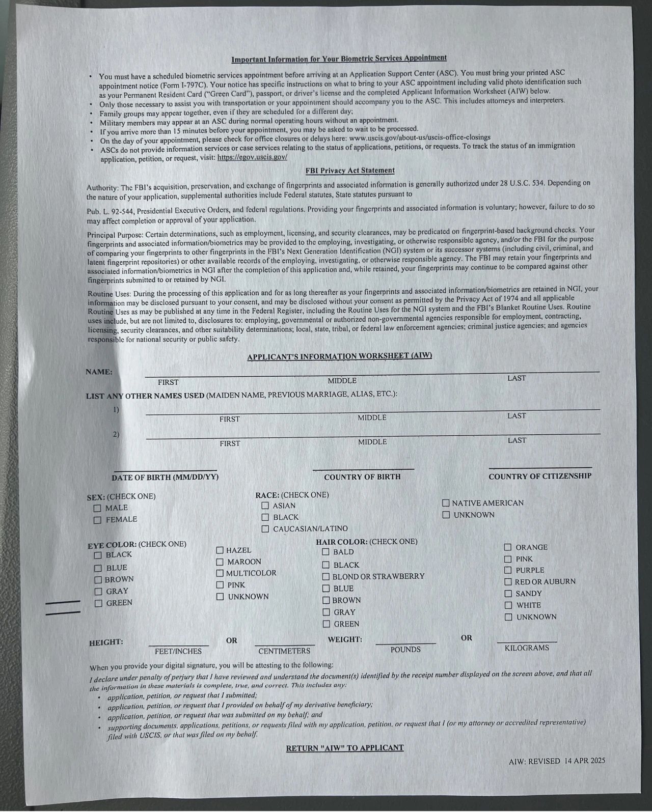 在客戶打指紋前給客戶發(fā)送需要攜帶的證件和材料及注意事項，消除未知帶來的焦慮。
